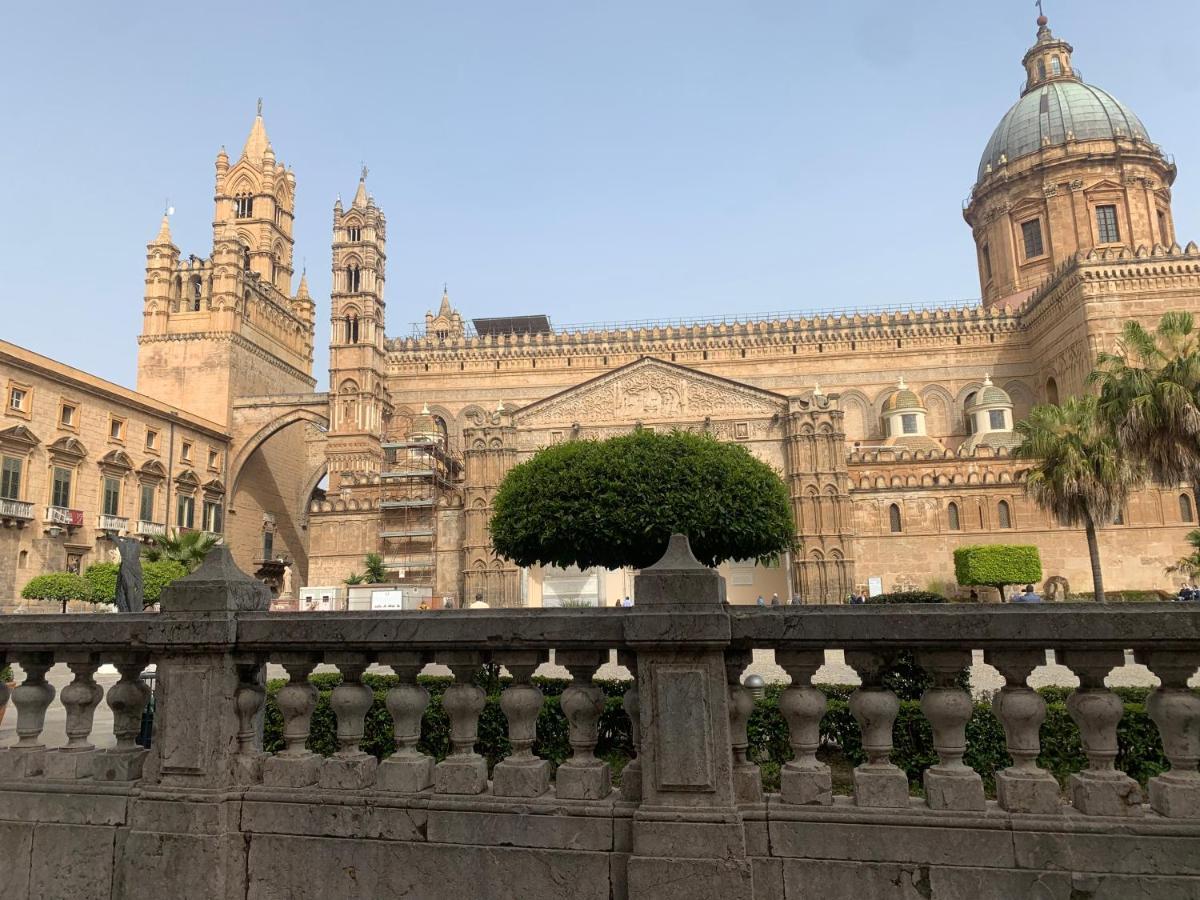 Suite Alla Cattedrale Palermo Bagian luar foto