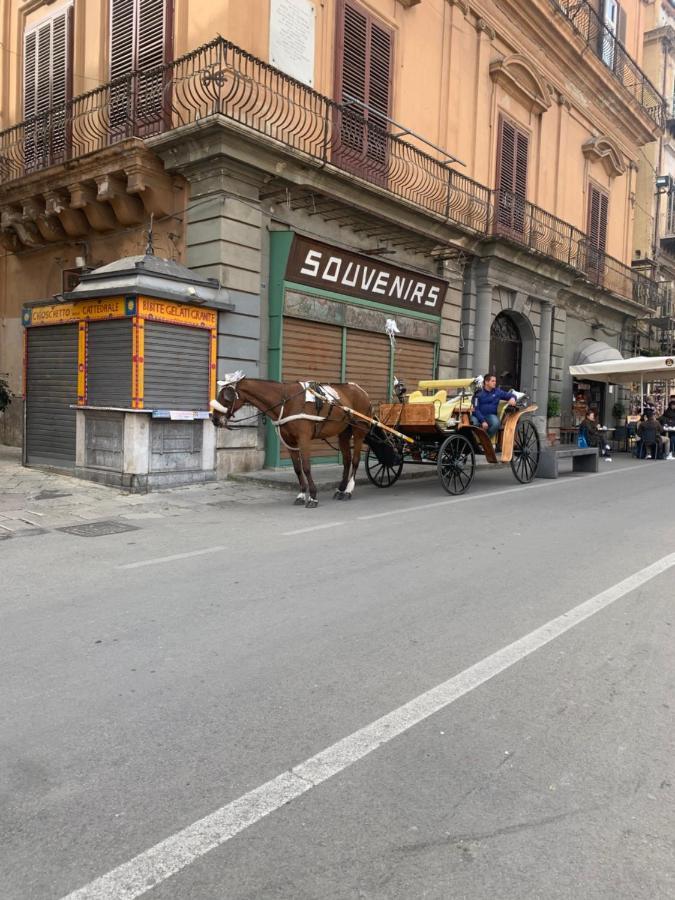 Suite Alla Cattedrale Palermo Bagian luar foto